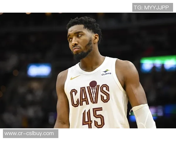 米切尔谈球队表现：在压力下展现应有水平并取得胜利